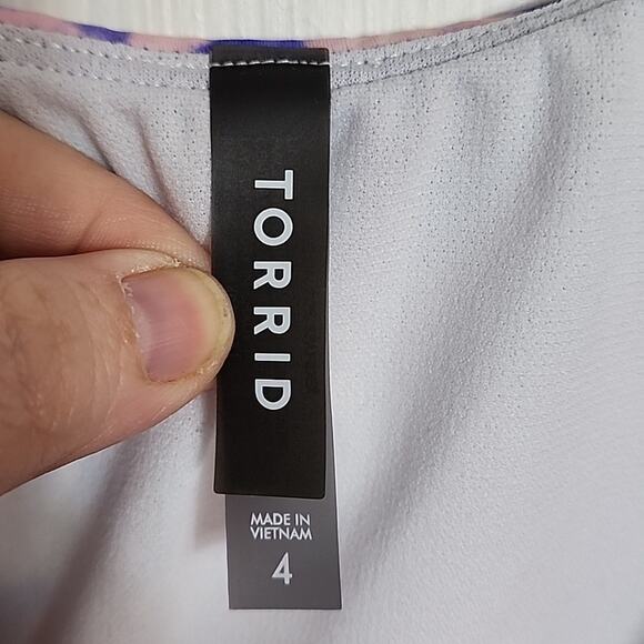Torrid Bolts Tie Dye Wireless Flutter Sleeve Bikini Top, NWT, 4x - Picture 3 of 7